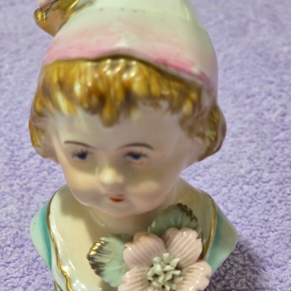Victorian Ucagco Saltshaker - Picture 5 of 7